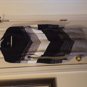 BY&BY BRAND WOMEN'S JUNIOR SIZE BLACK AND WHITE SWEATER DRESS SIZE XXL